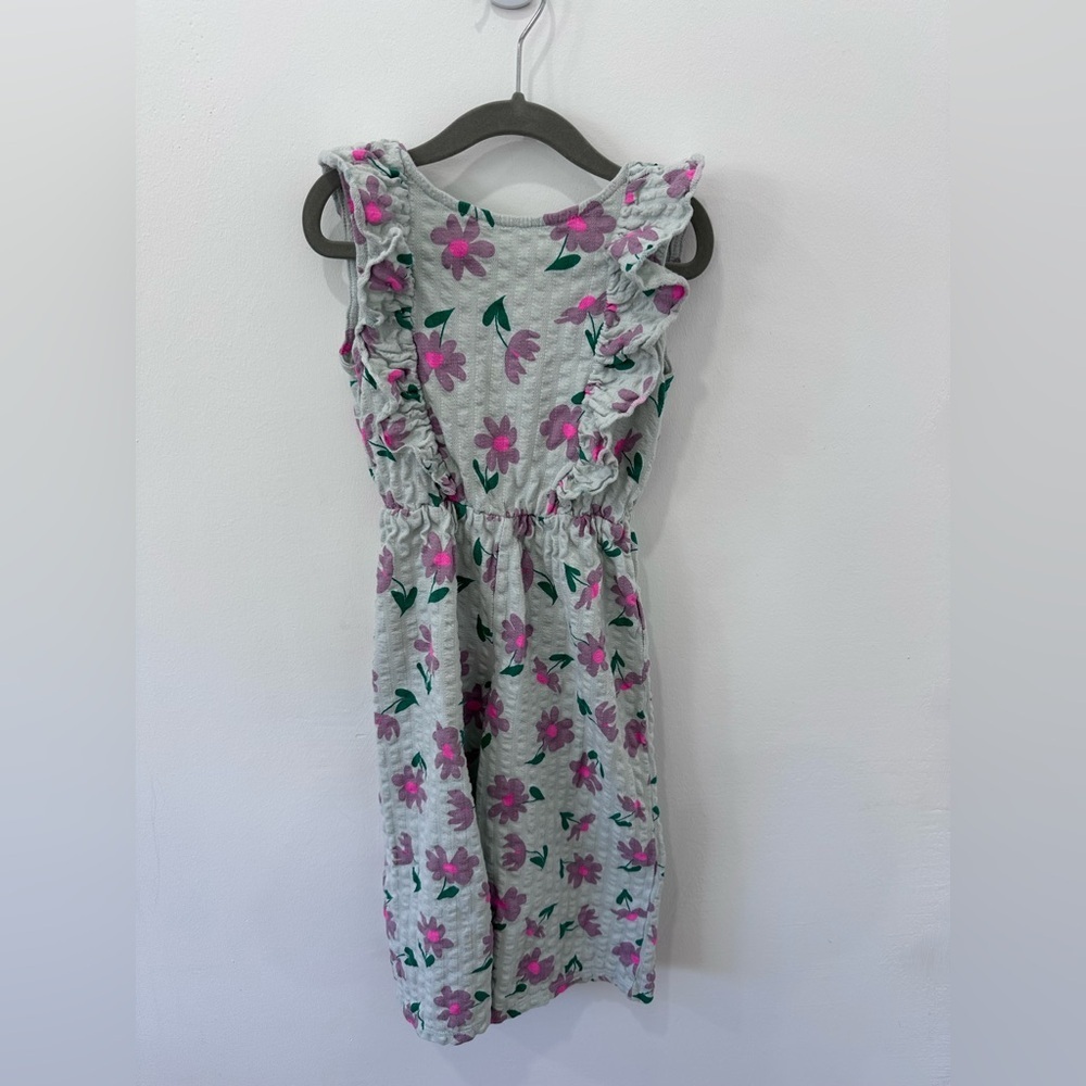 Zara Kids Floral Jumpsuit with a Vneck Back and Ruffle Shoulder Accents - 6 yrs - Picture 7 of 11